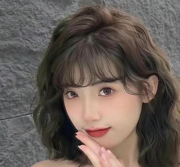 2024最新女式短發(fā)發(fā)型，展現自信與美麗的青春風采