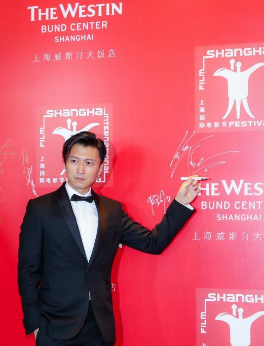 甄子丹新發(fā)型亮相，時尚變遷與個人立場的探索