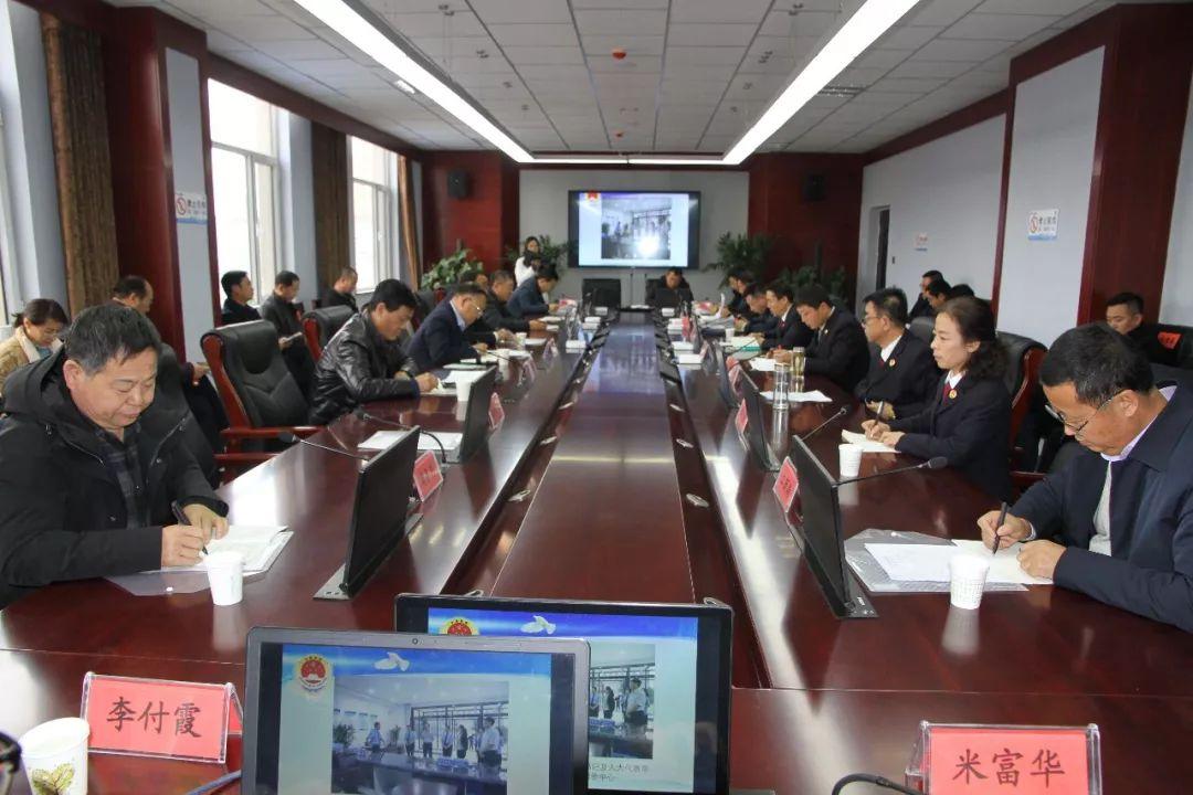 廢品回收新趨勢，小巷中的綠色奇遇之旅