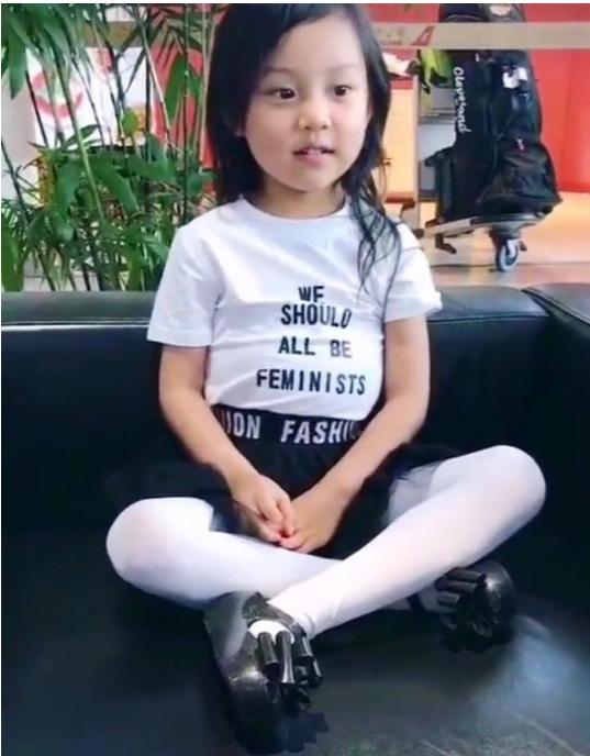 李小路女兒近照，自然美景中的探索之旅獨家曝光