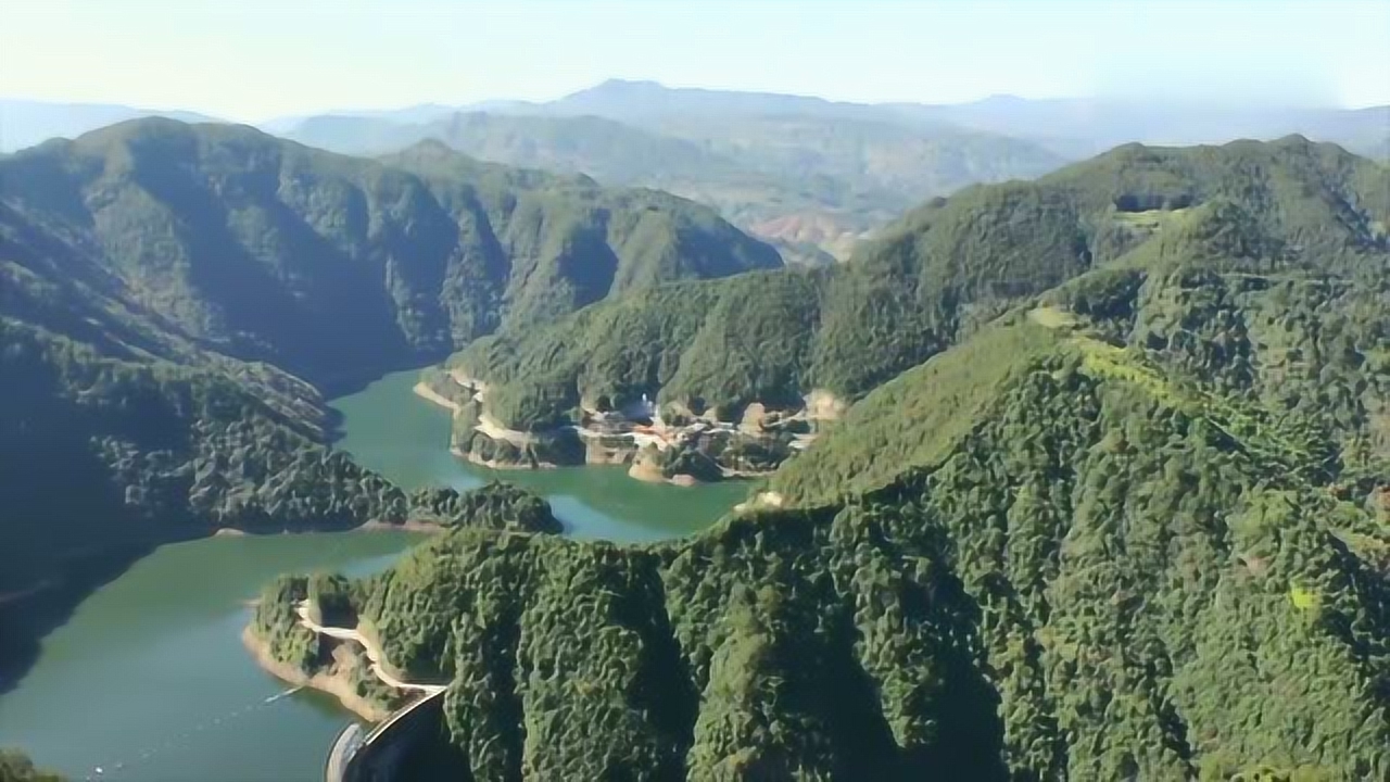風(fēng)水大師揭秘，墳地選址奧秘與大自然美景的邂逅之旅