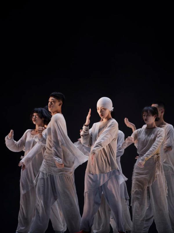 外國(guó)女明星名字大全，自然美景鼓舞之旅的明星閃耀之路