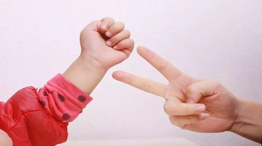 幼兒大班最新趣味手指游戲集錦，玩轉(zhuǎn)手指游戲，快樂成長！