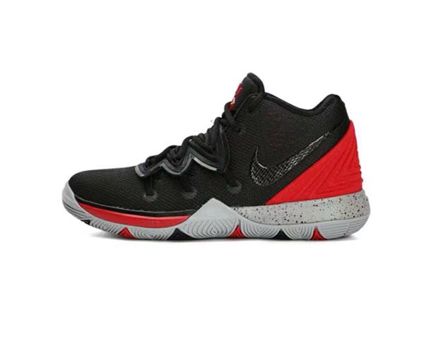 Nike歐文最新動態(tài)，籃球鞋革新里程碑，科技與設(shè)計的完美融合