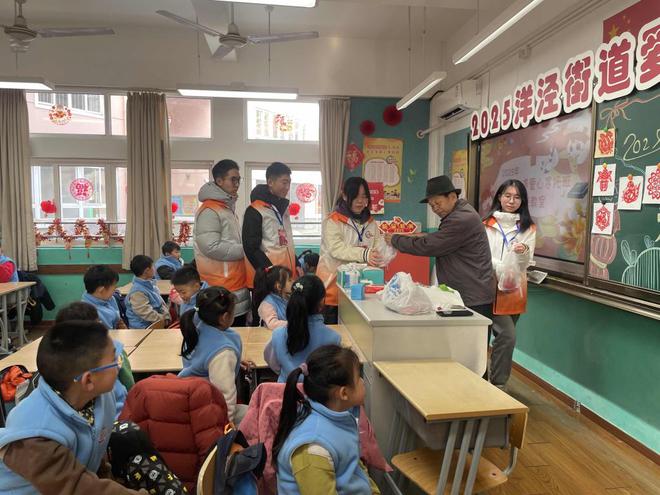 上海最新上課，時(shí)代背景下的教育革新探索