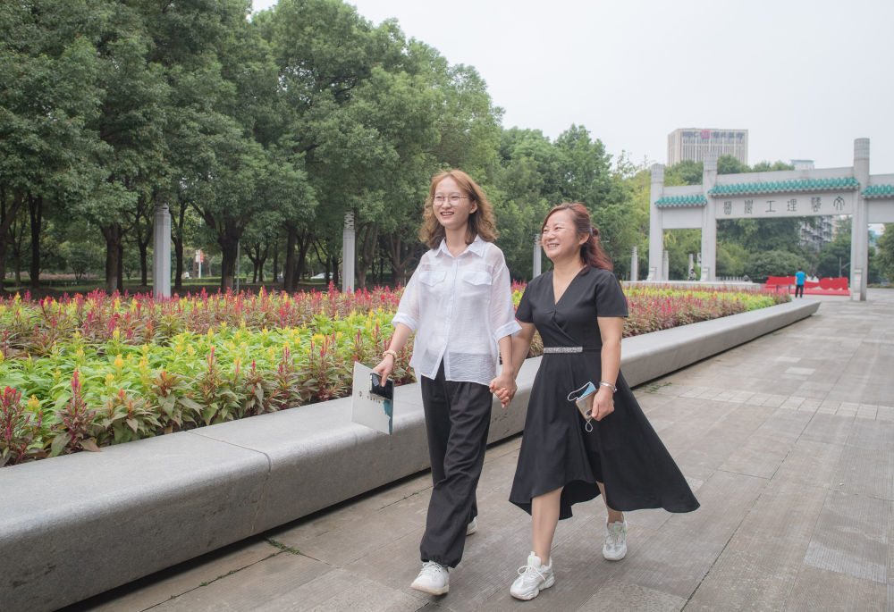 武漢最新溫情，學(xué)習(xí)之光，照亮未來希望之路